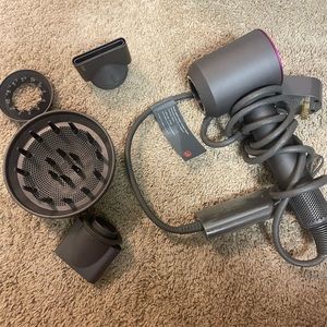 Dyson Supersonic Hair Dryer with Attachments GUC